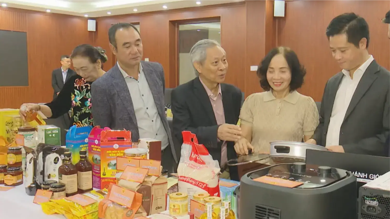 Nâng cao sức bật cho hàng Việt